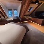 Le Bijou Lintheschergasse / Zurich Hb