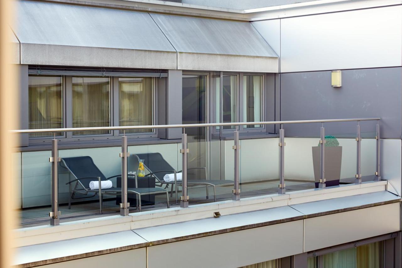 Hotel H+