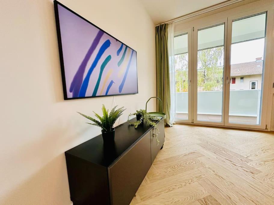 Apartment Modern With Balcony *