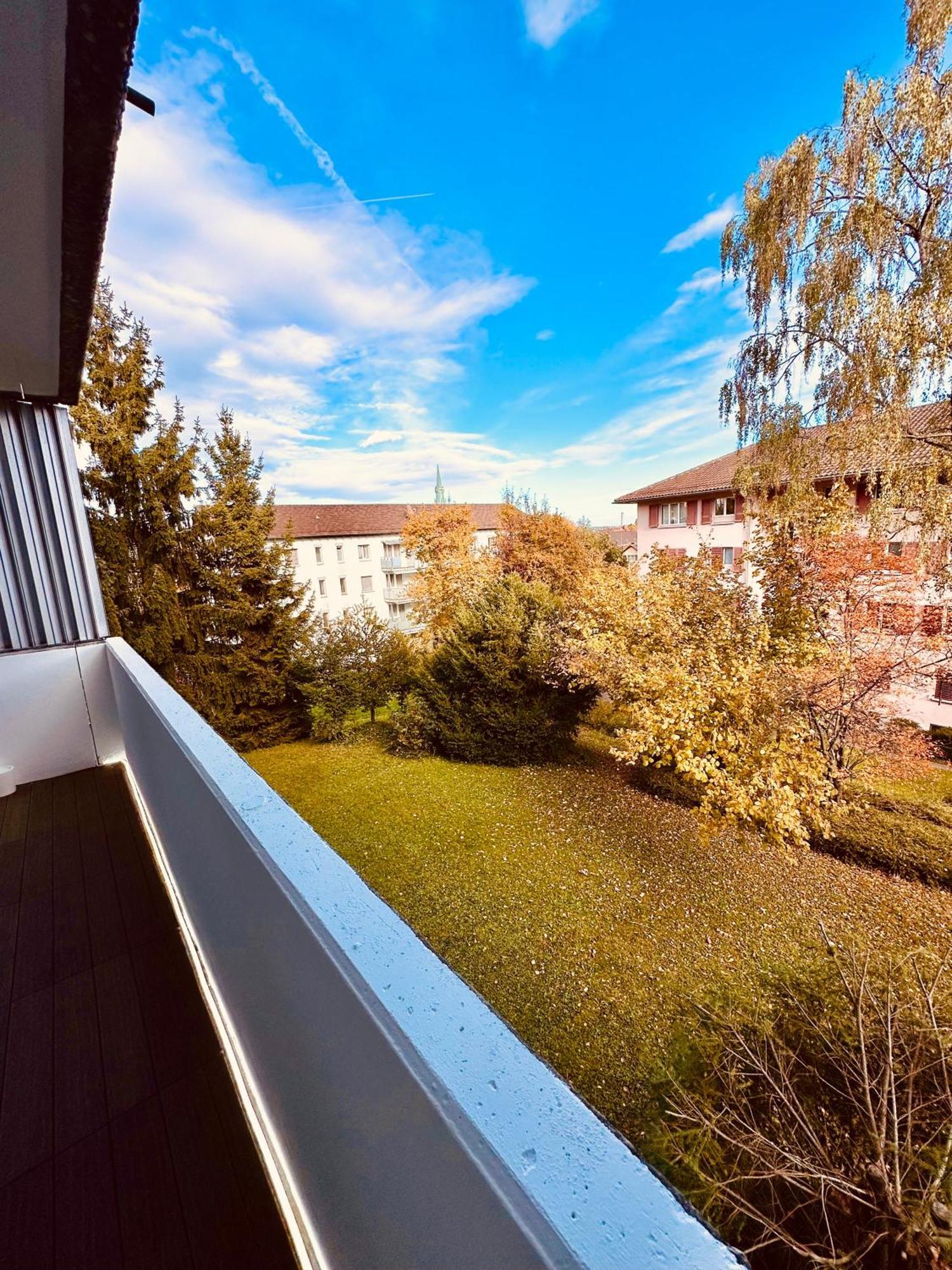 Apartment Modern With Balcony *