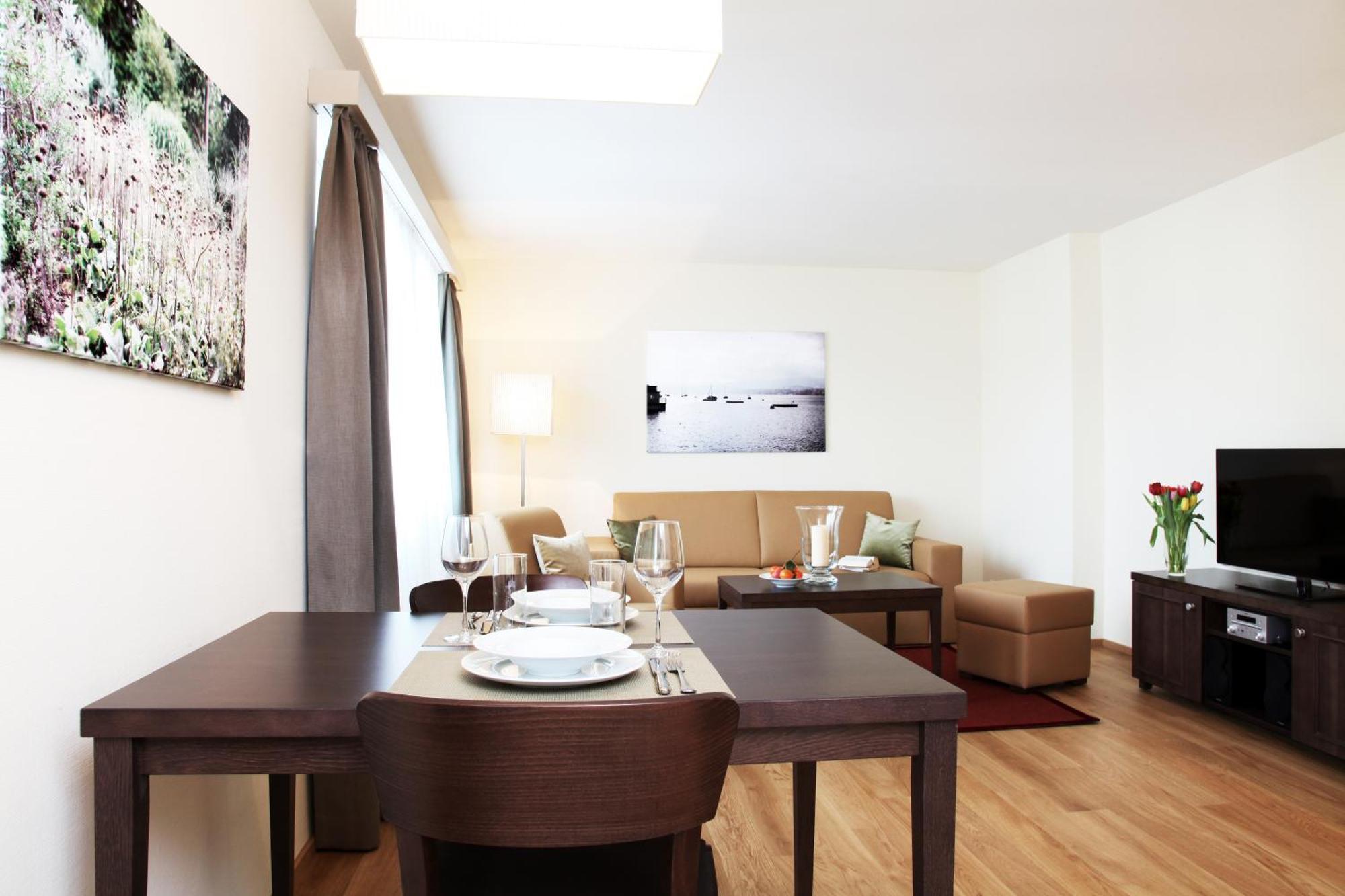 - Kieselgasse 3*