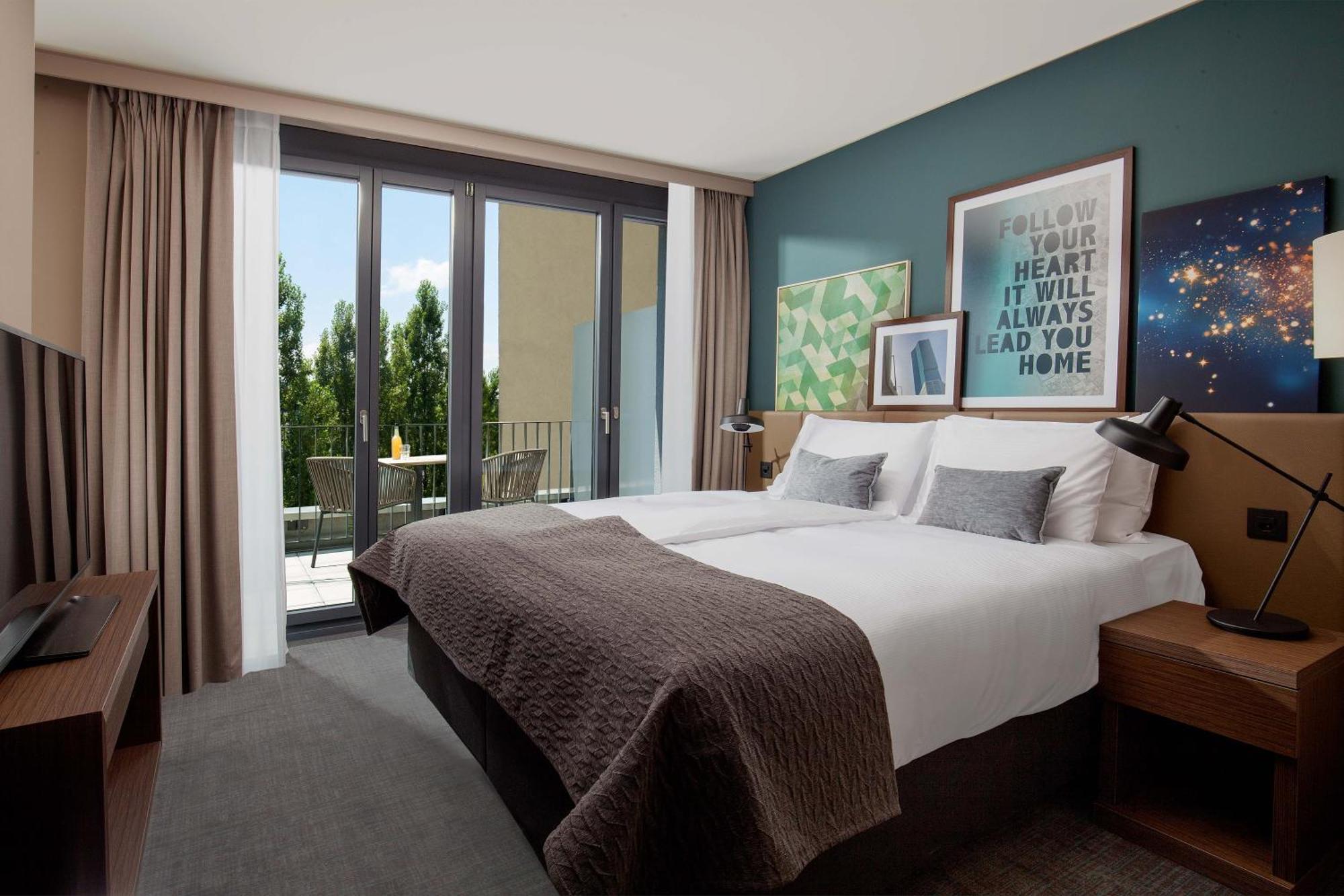 Acasa Aparthotel 4*
