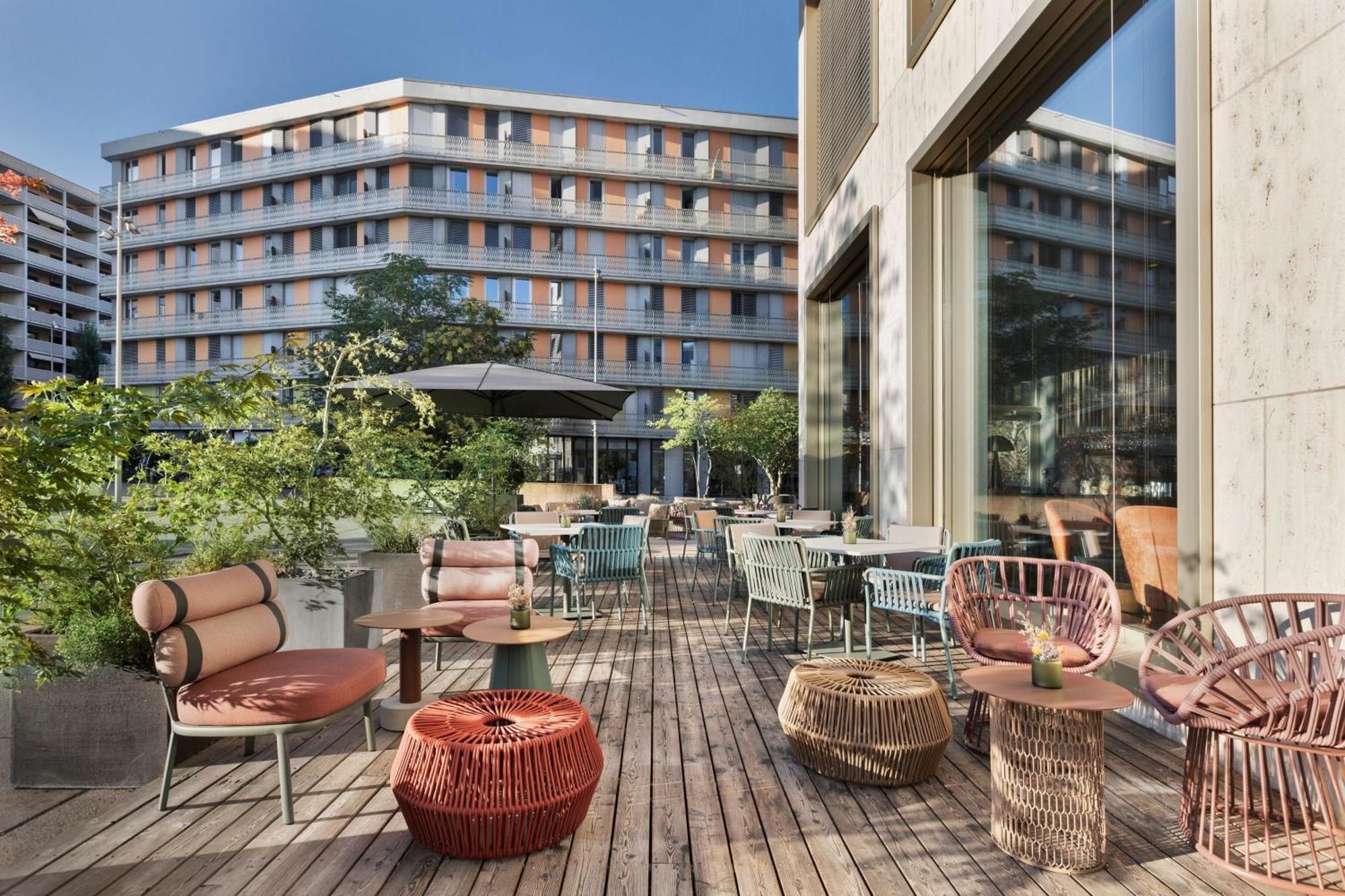 Hotel Renaissance Tower 5*
