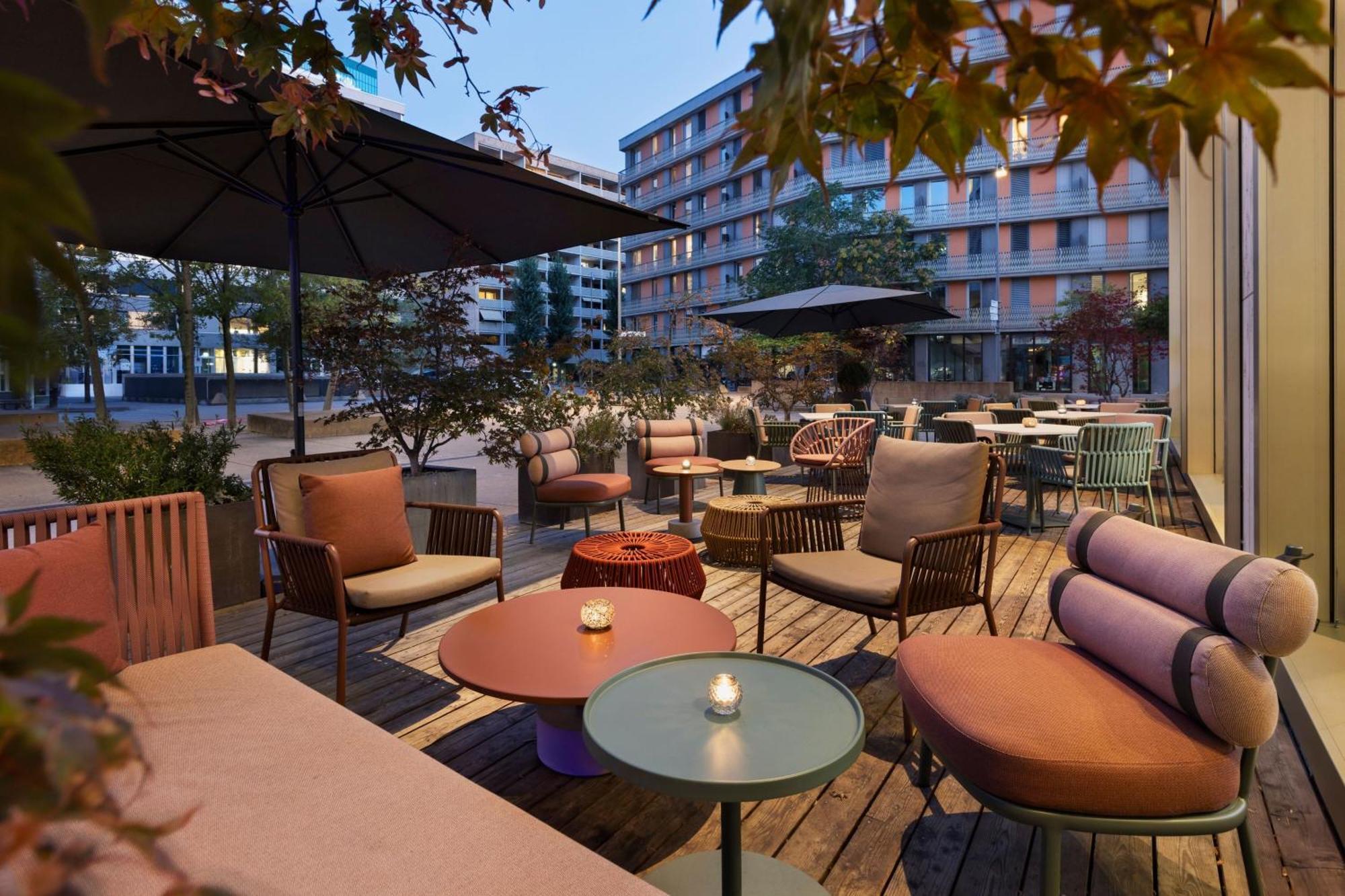 Hotel Renaissance Tower 5*