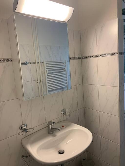 2 Bedroom Near And Centre - D5 Apartment Zürich