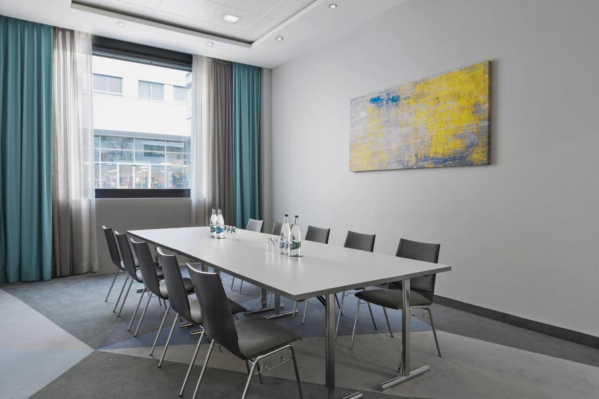 Hotel Courtyard By Marriott North Zurique