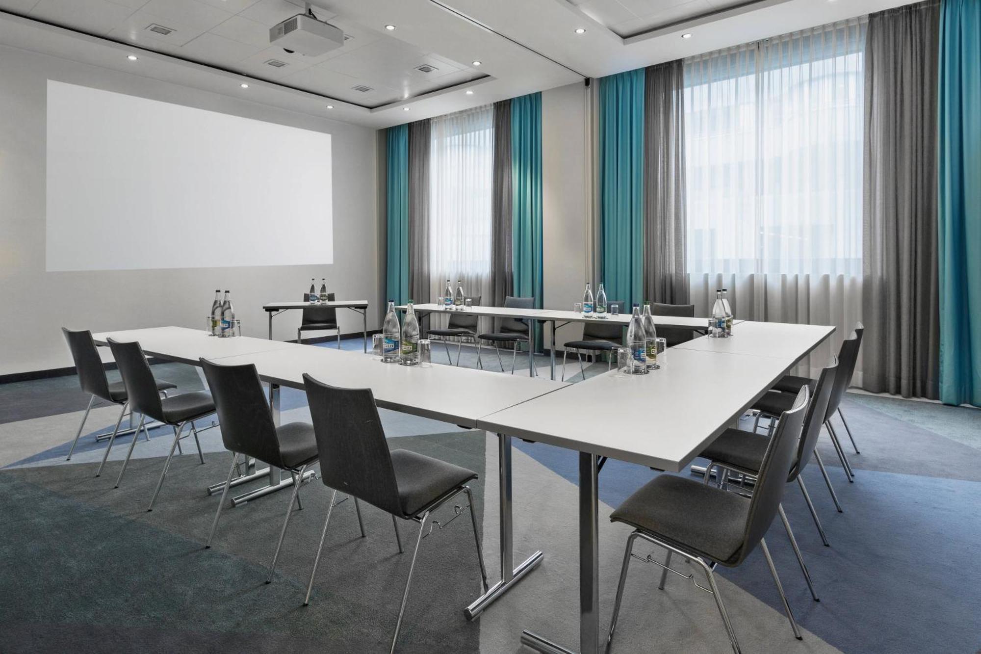 Hotel Courtyard By Marriott North Zurique