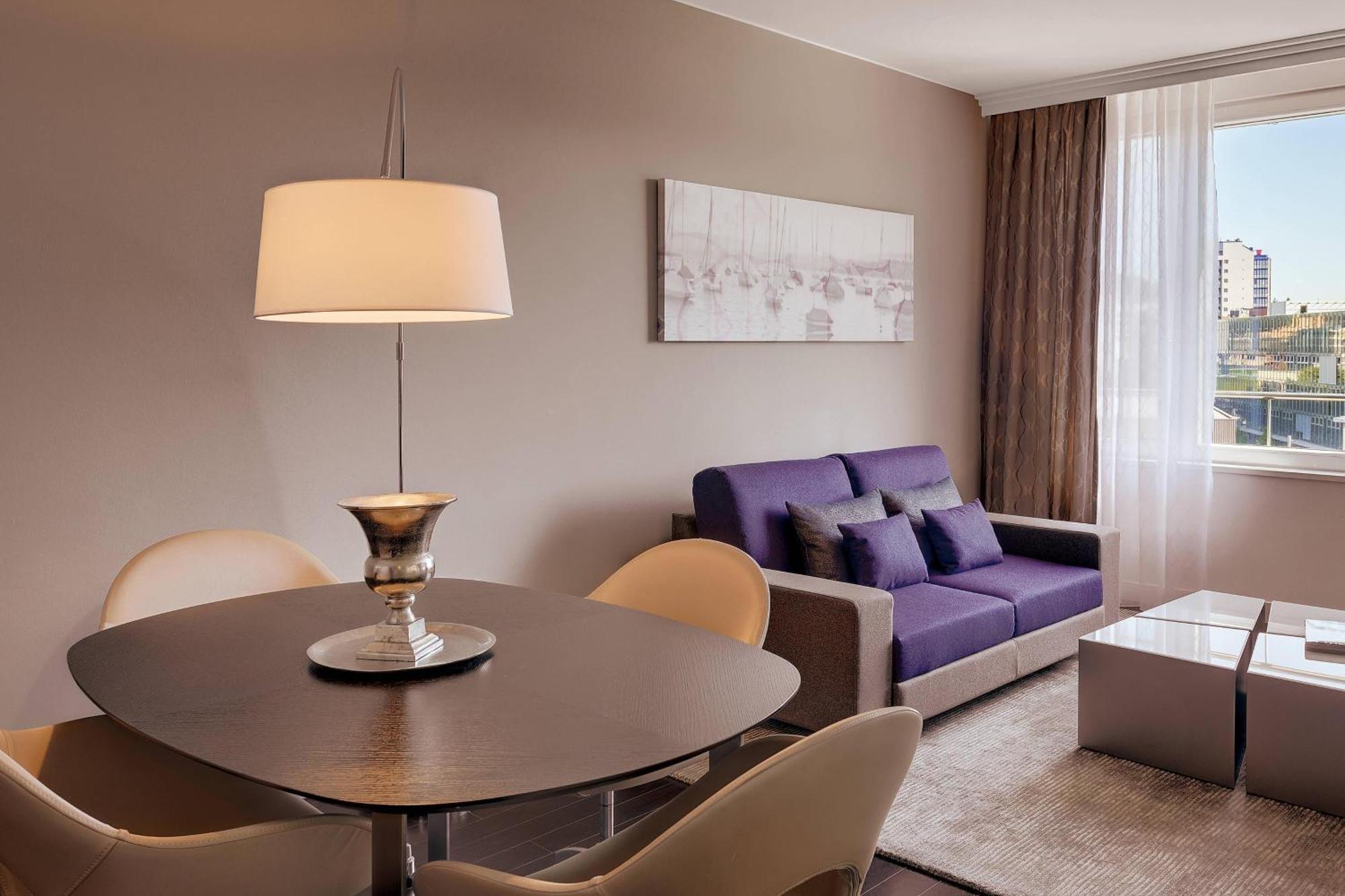 Courtyard By Marriott North Hotel