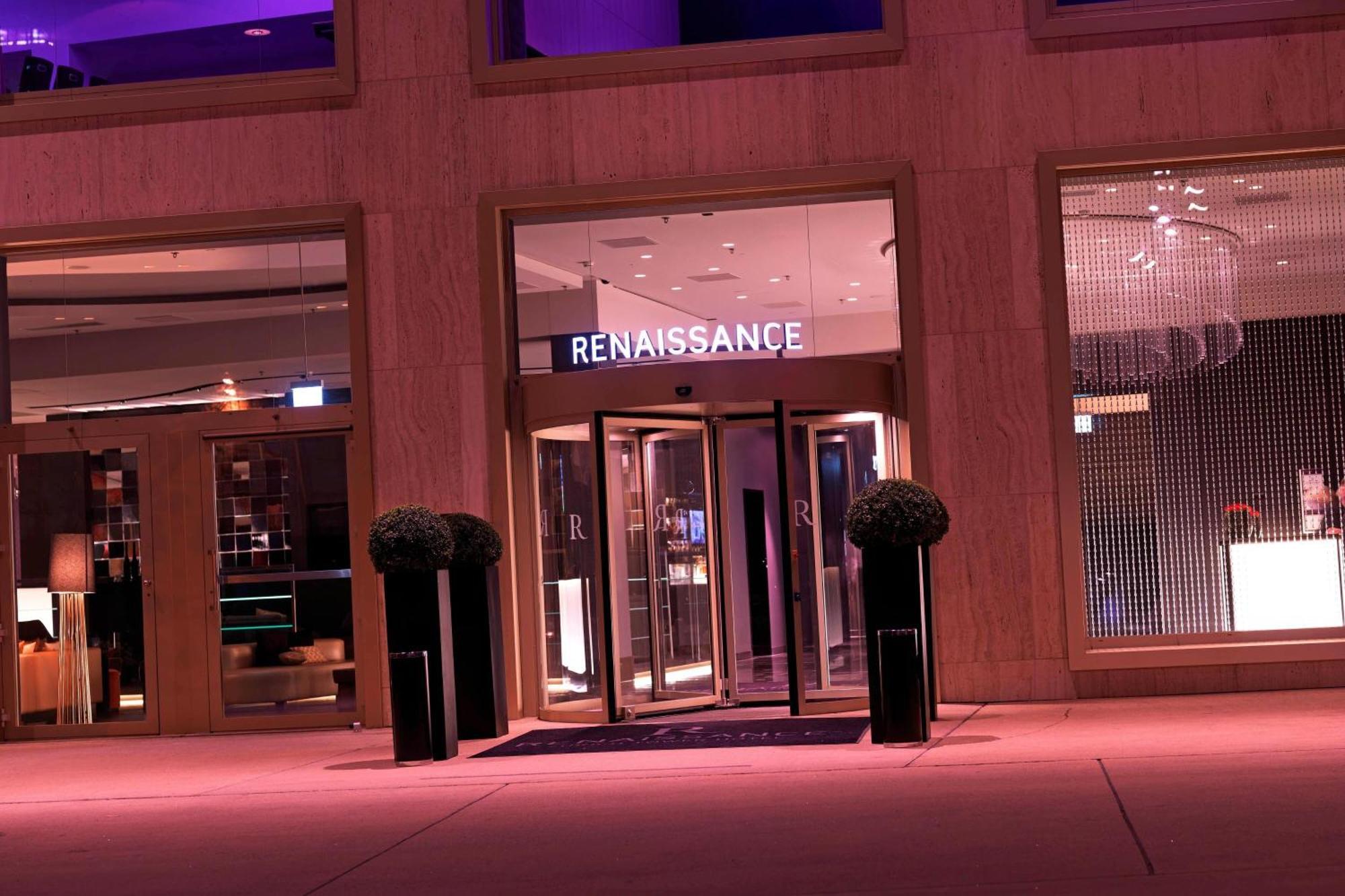 Renaissance Tower Hotel 5*