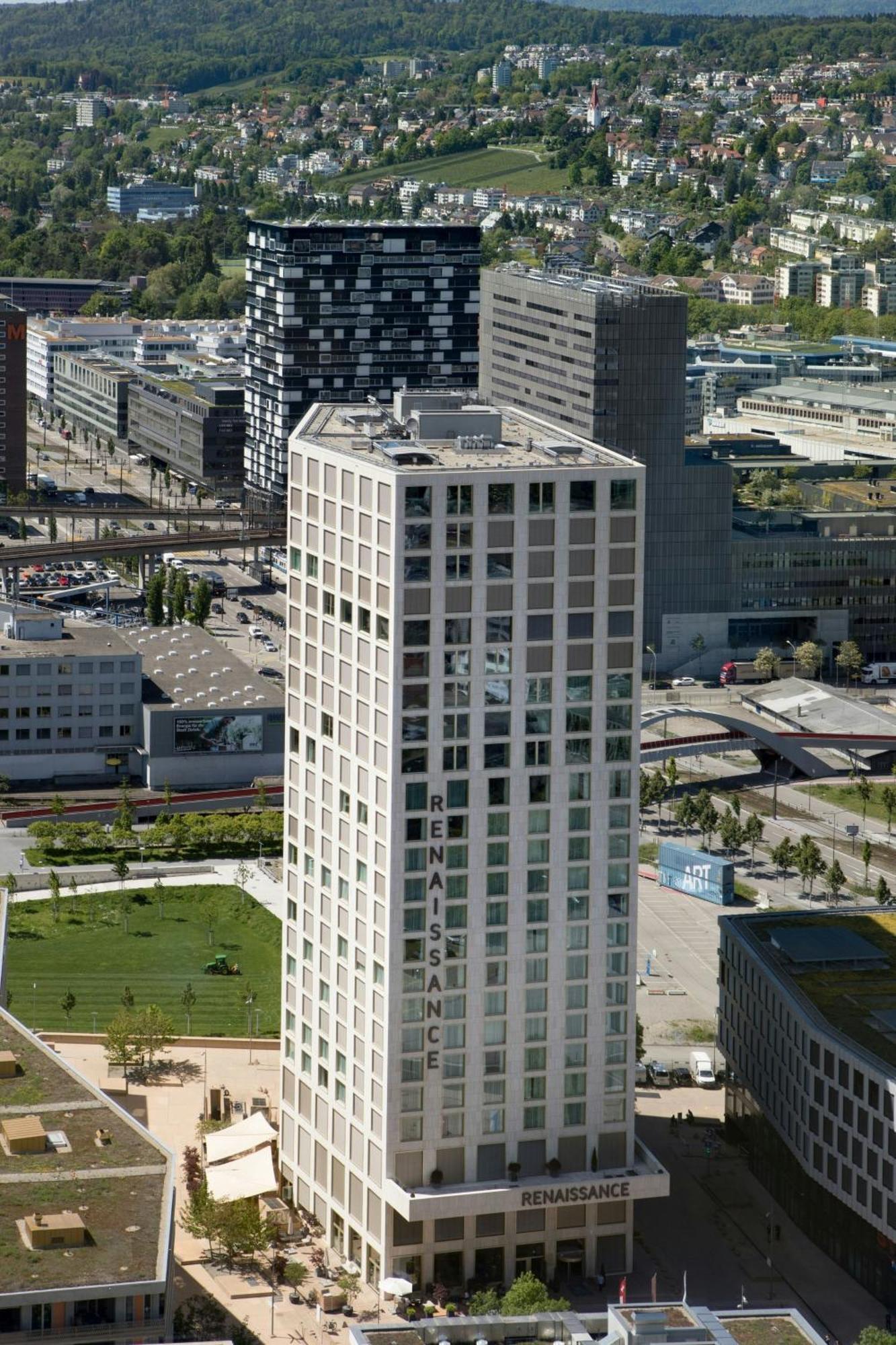 Renaissance Tower Hotel 5*