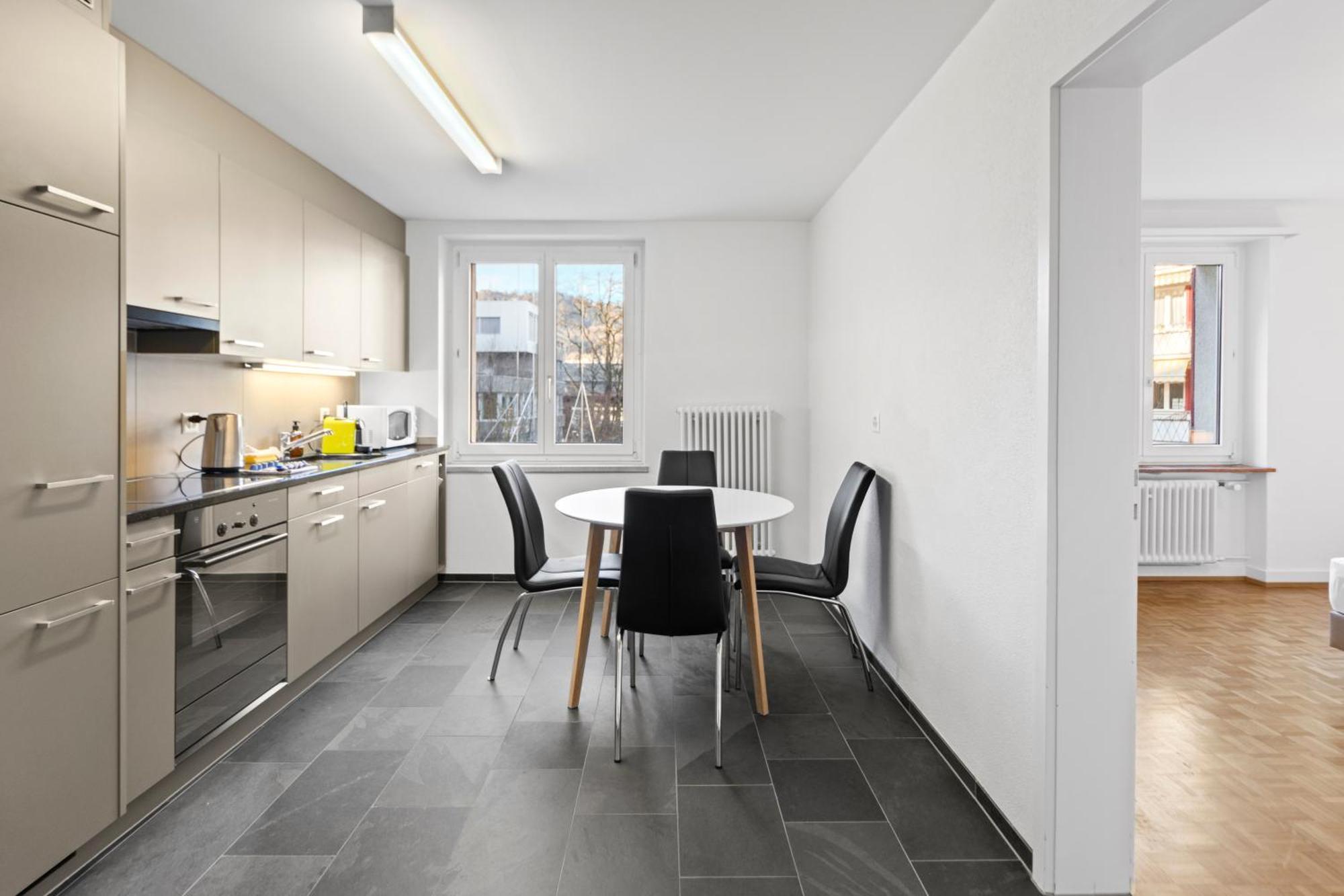Lovely Flats In Great Location *