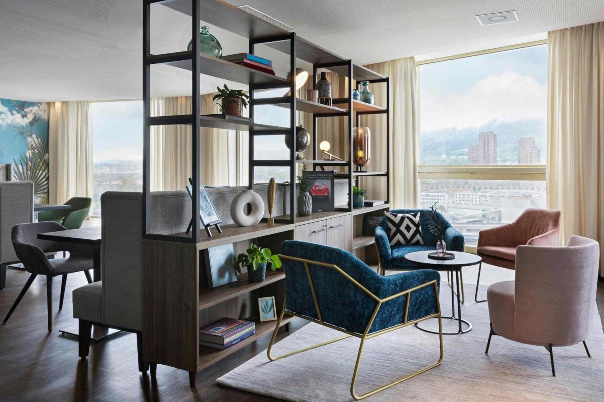 Renaissance Tower Hotel 5*