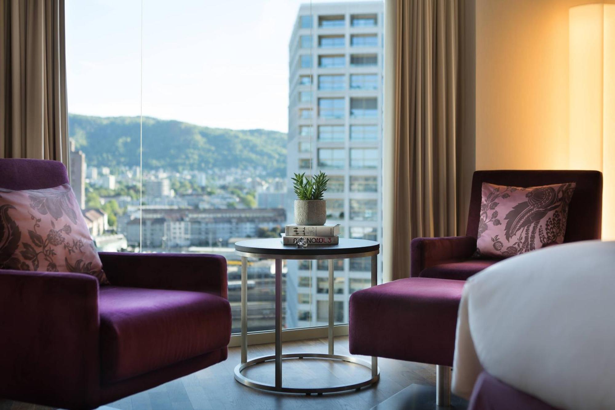 Renaissance Tower 5* Zürich