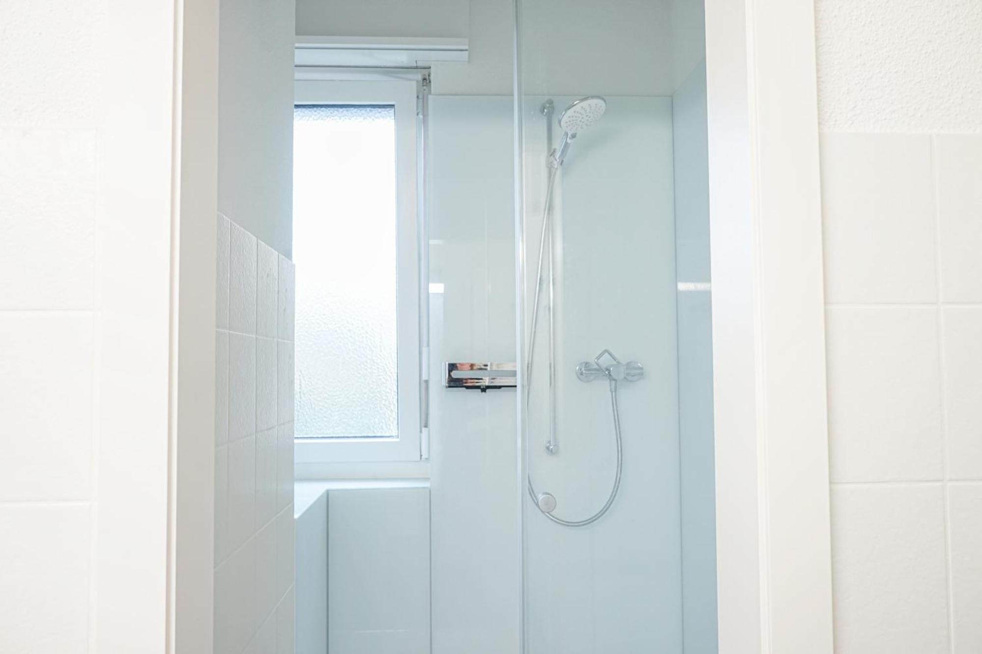 Enge Station - Private Jura Homestay Zurich