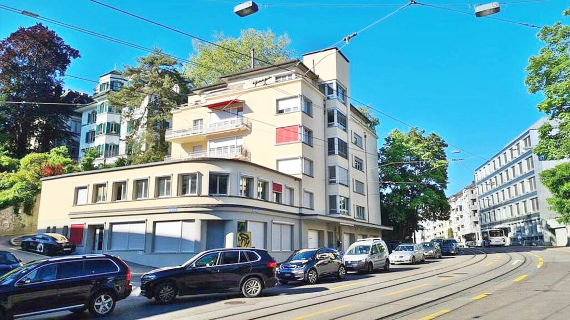 Homestay Enge Station - Private Jura