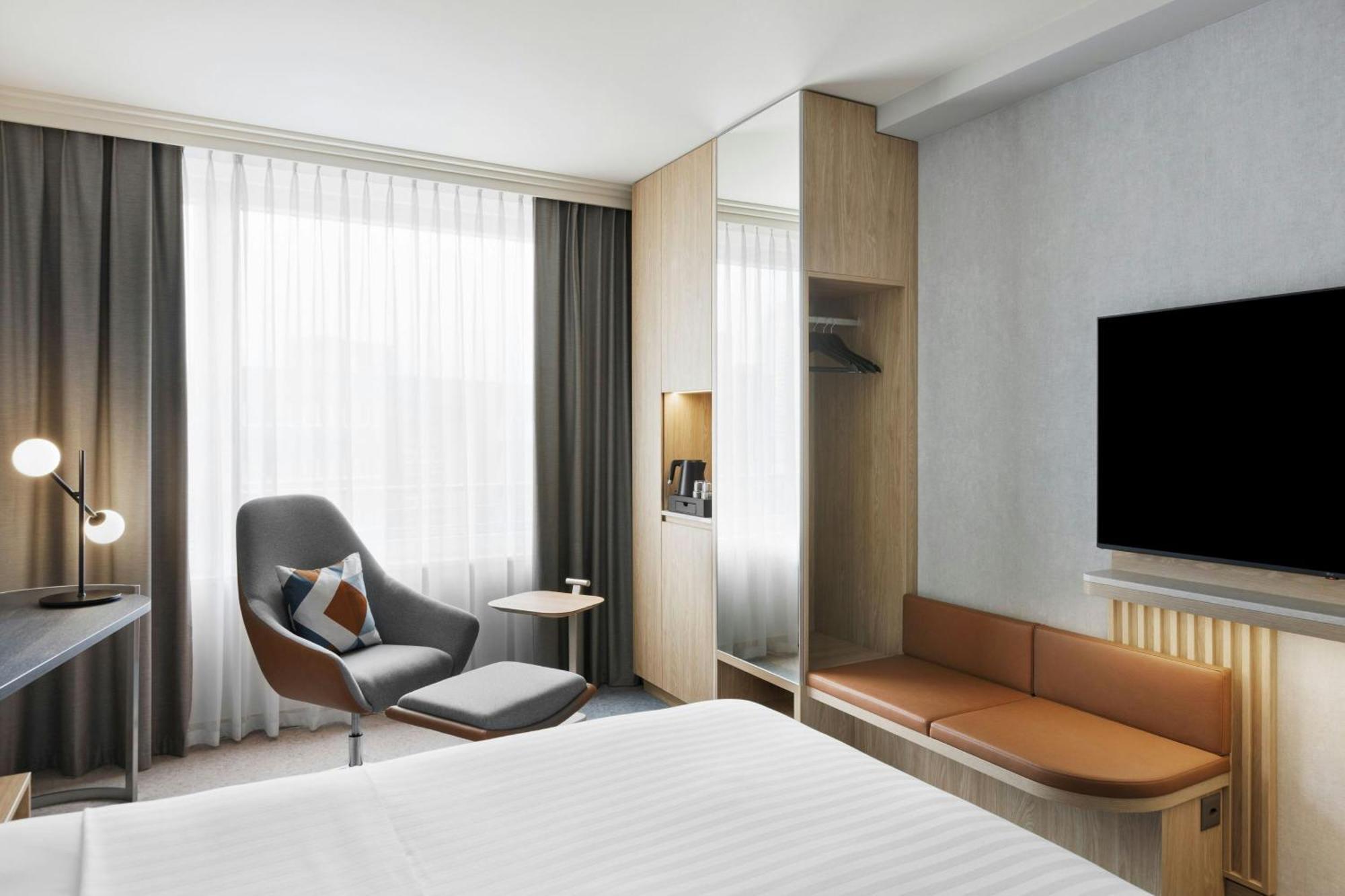 Courtyard By Marriott North Hotel