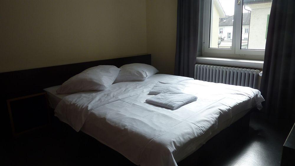 Easyhotel Centre 2*