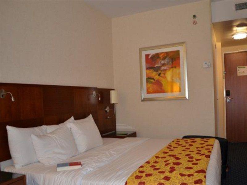 Courtyard By Marriott North
