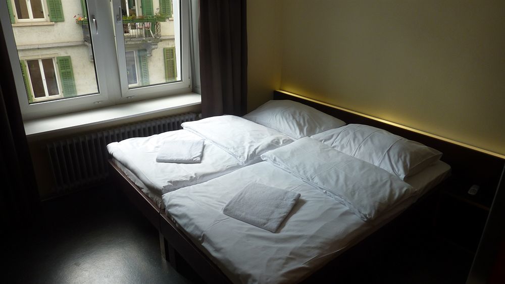 Easyhotel Centre 2*