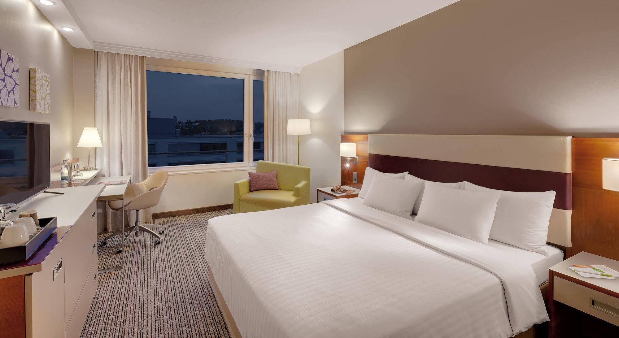 Courtyard By Marriott North Hotel
