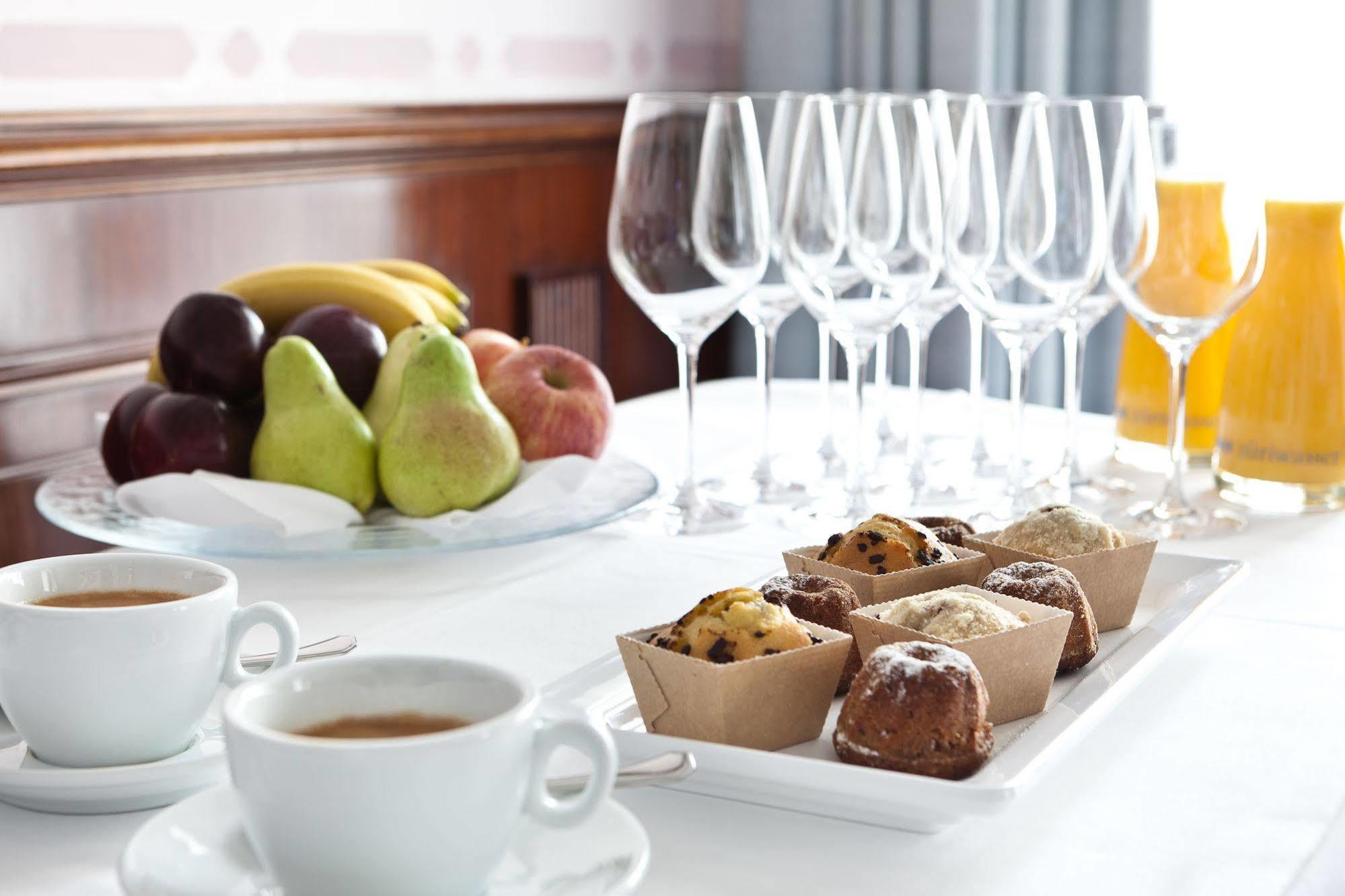 Ascot Hotel 4*