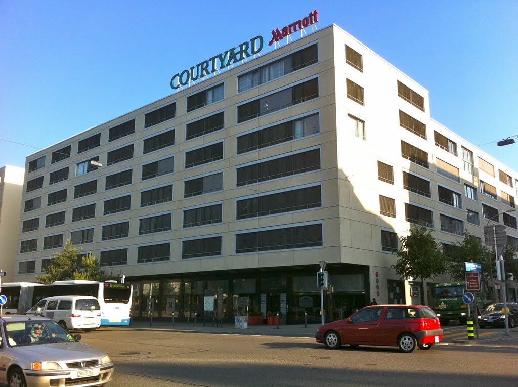 Courtyard By Marriott North Hotel