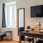Hitrental Central Station Apartment