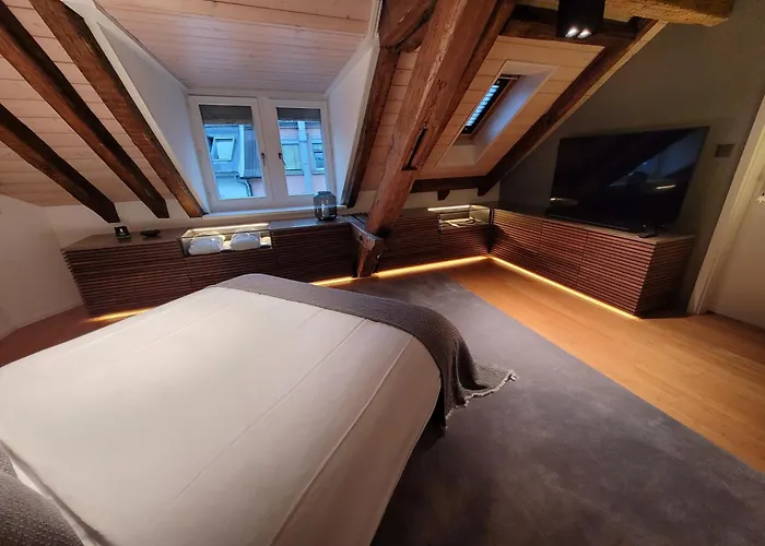 Le Bijou Lintheschergasse / Zurich Hb