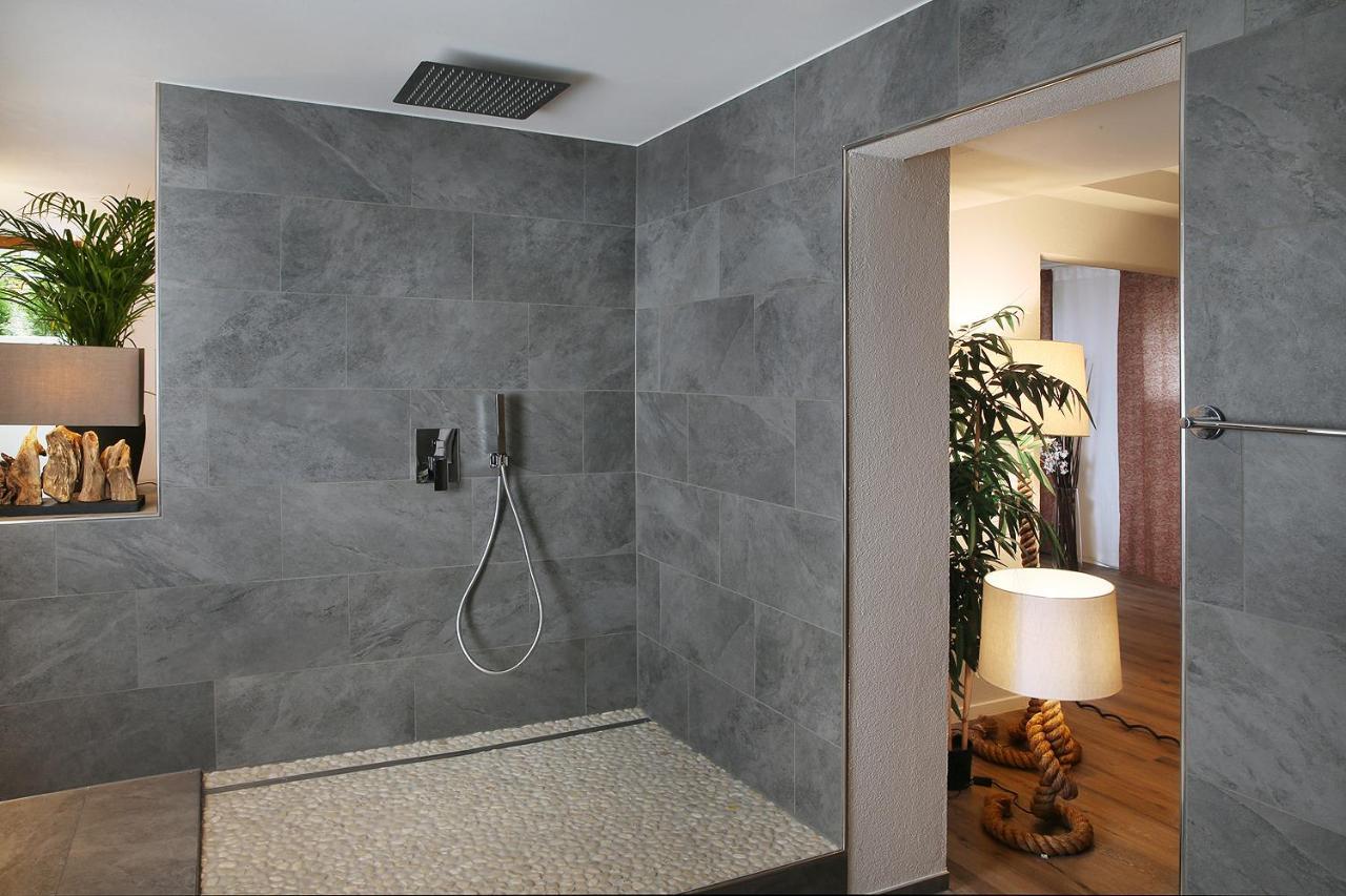 Private Lux With Whirlpool And Sauna In