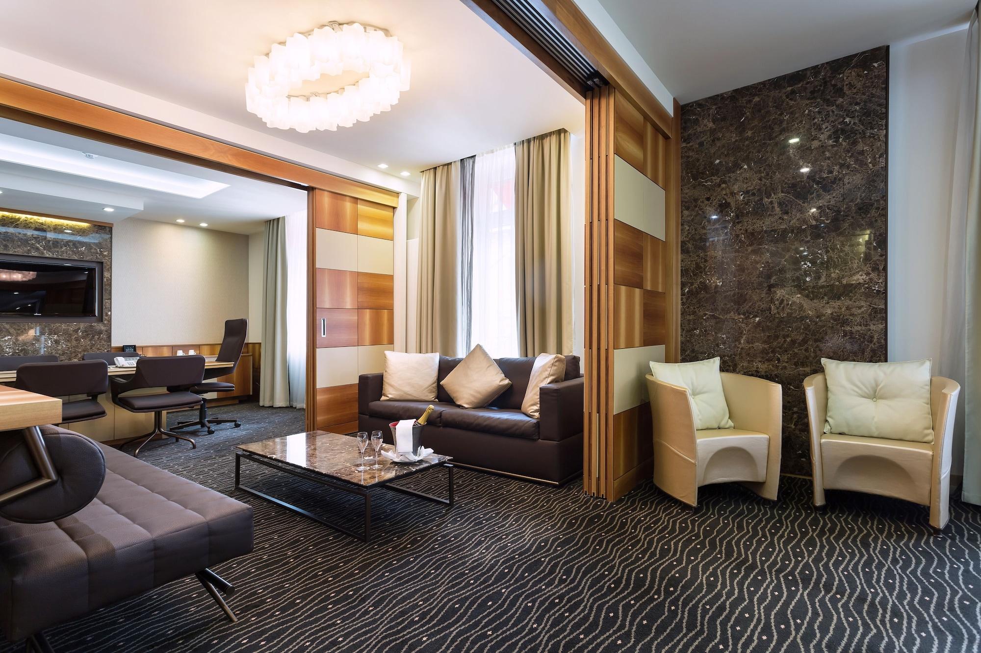 Hotel St.gotthard 4*