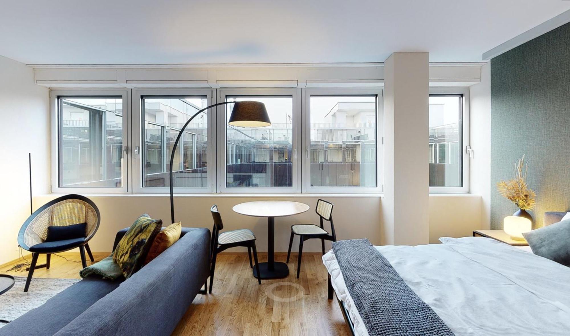 Livingtown Apartment *