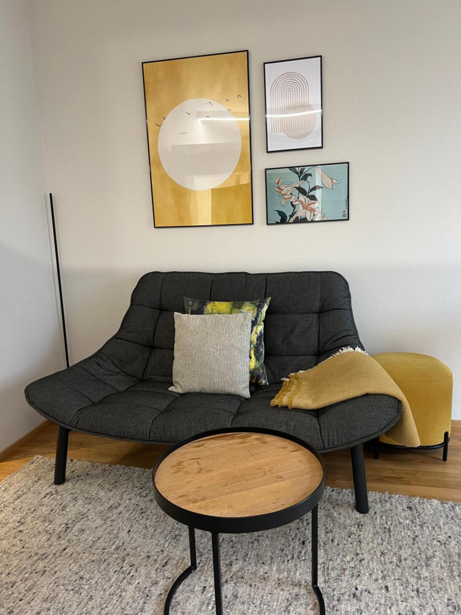 Livingtown Apartment *