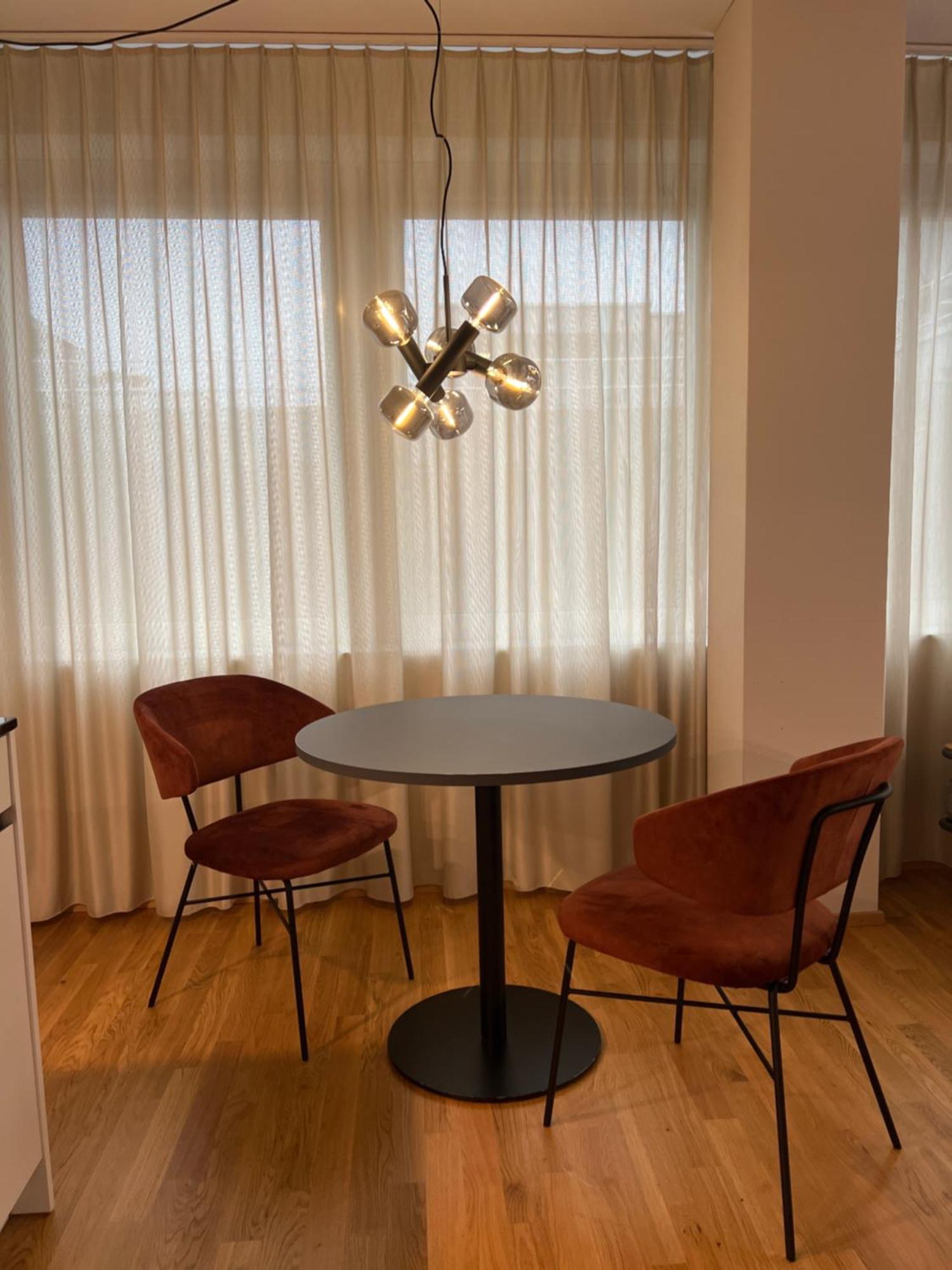 Livingtown Apartment *