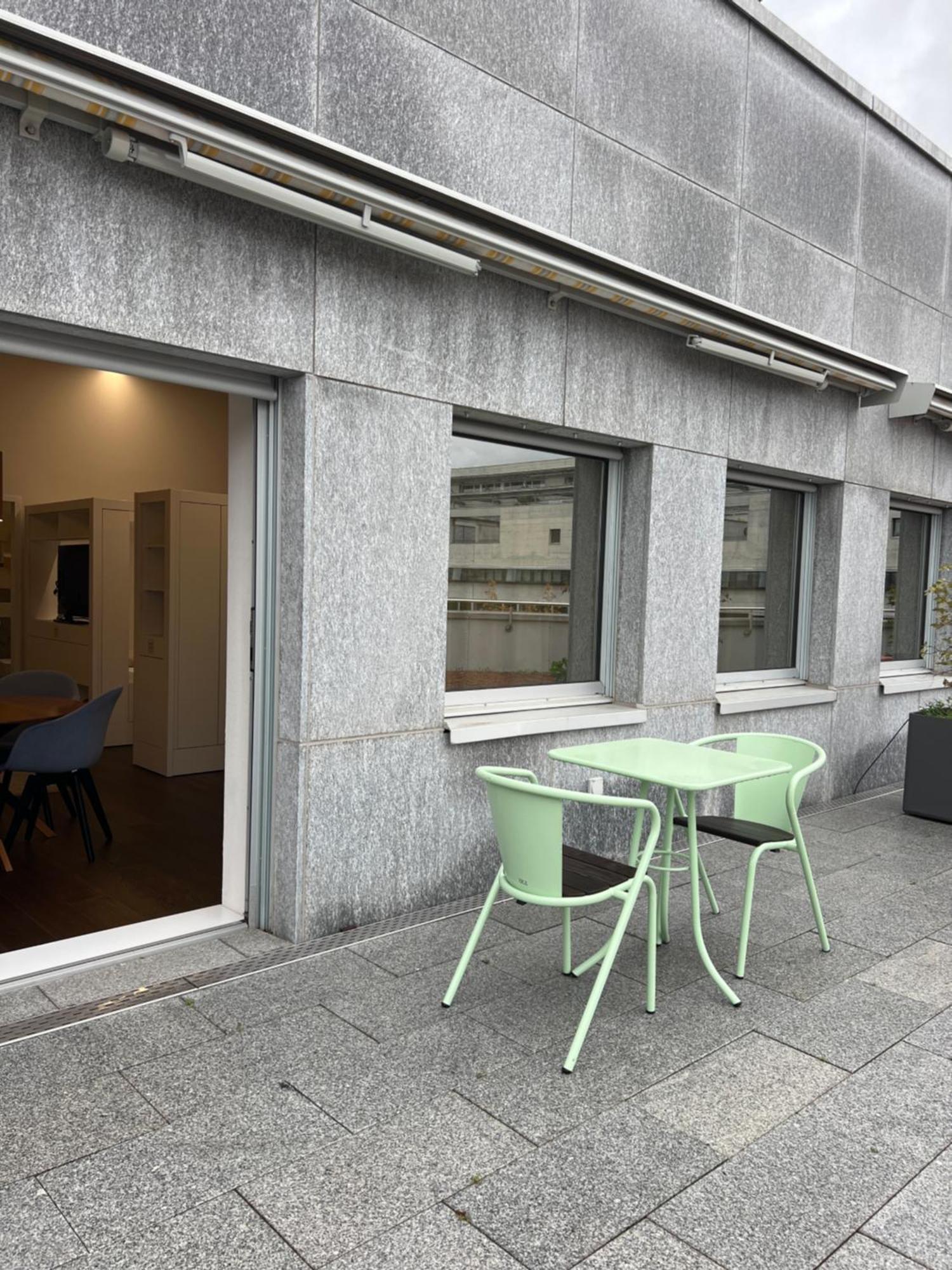 Livingtown Apartment *