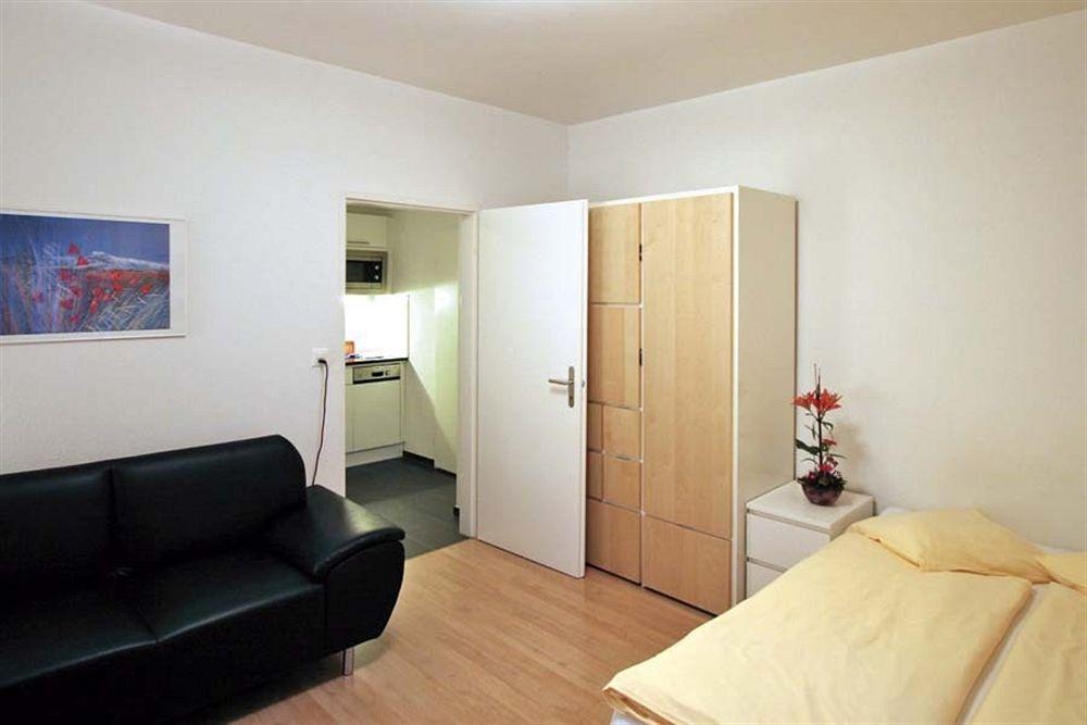 Apartment Swiss Star Sihlfeld - Self Check-in Zurich