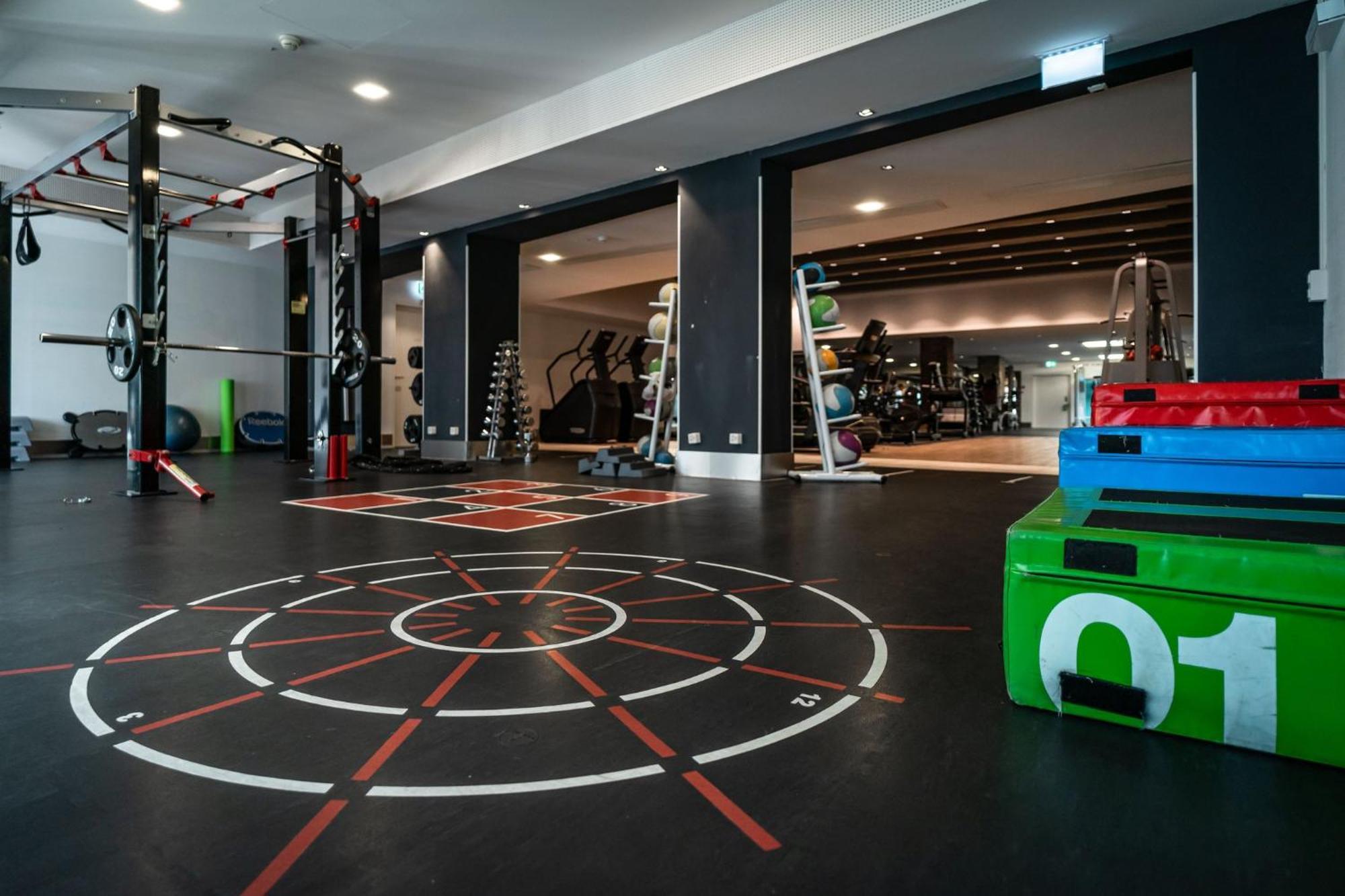 Crowne Plaza Zürich, An Ihg 4*