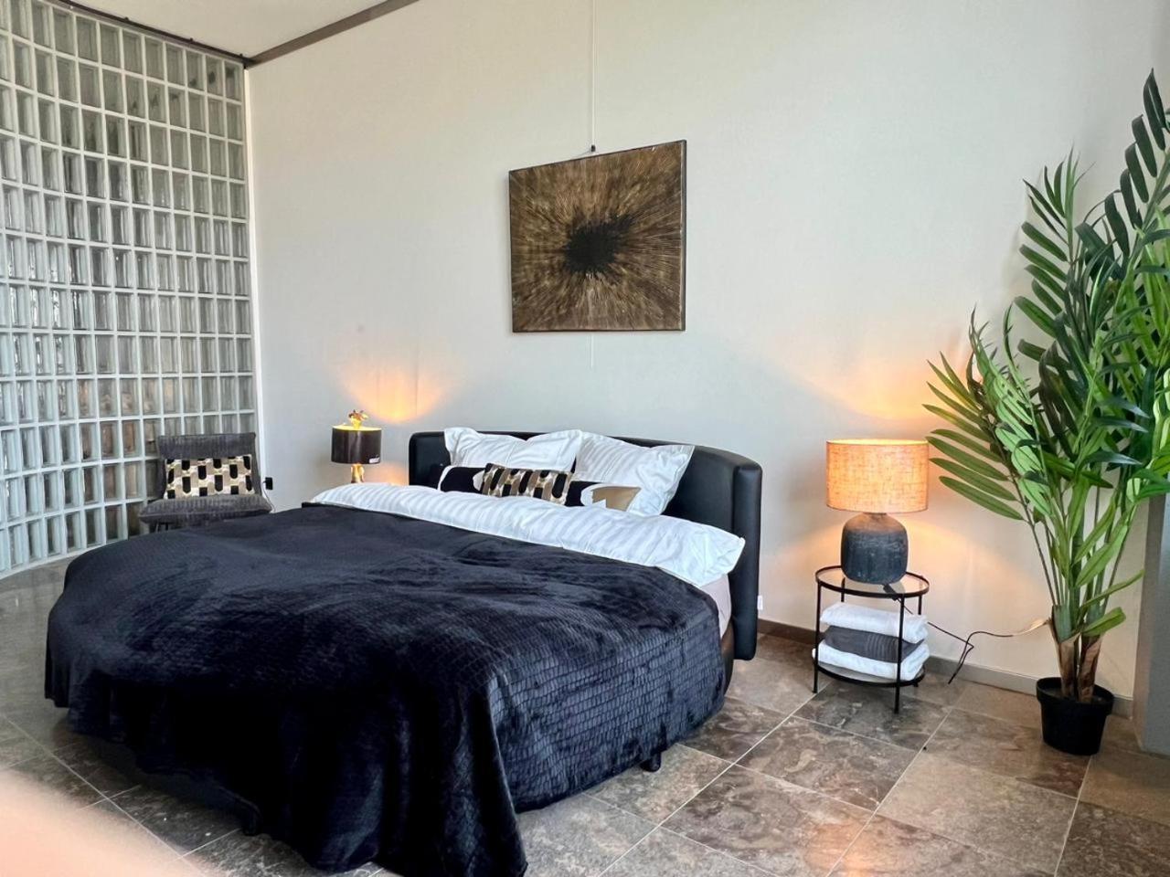 Penthouse Paradise Stunning City Views