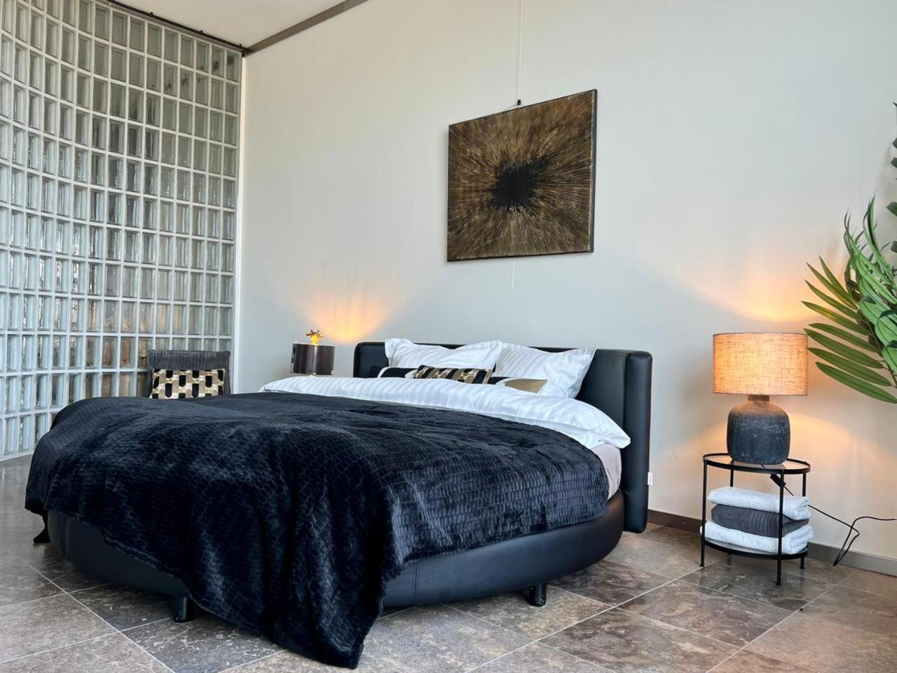 Penthouse Paradise Stunning City Views Apartment