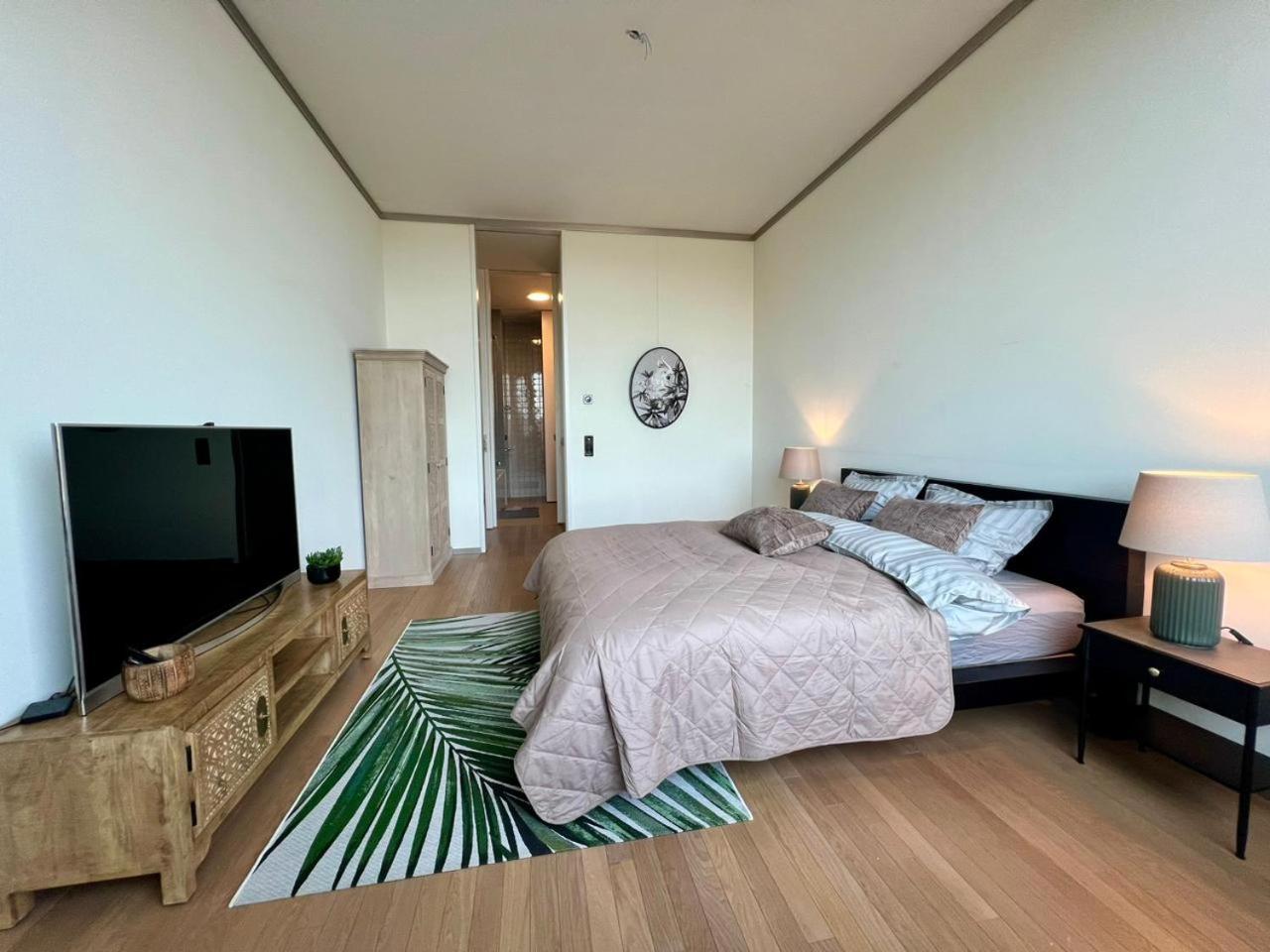 Penthouse Paradise Stunning City Views Apartment *