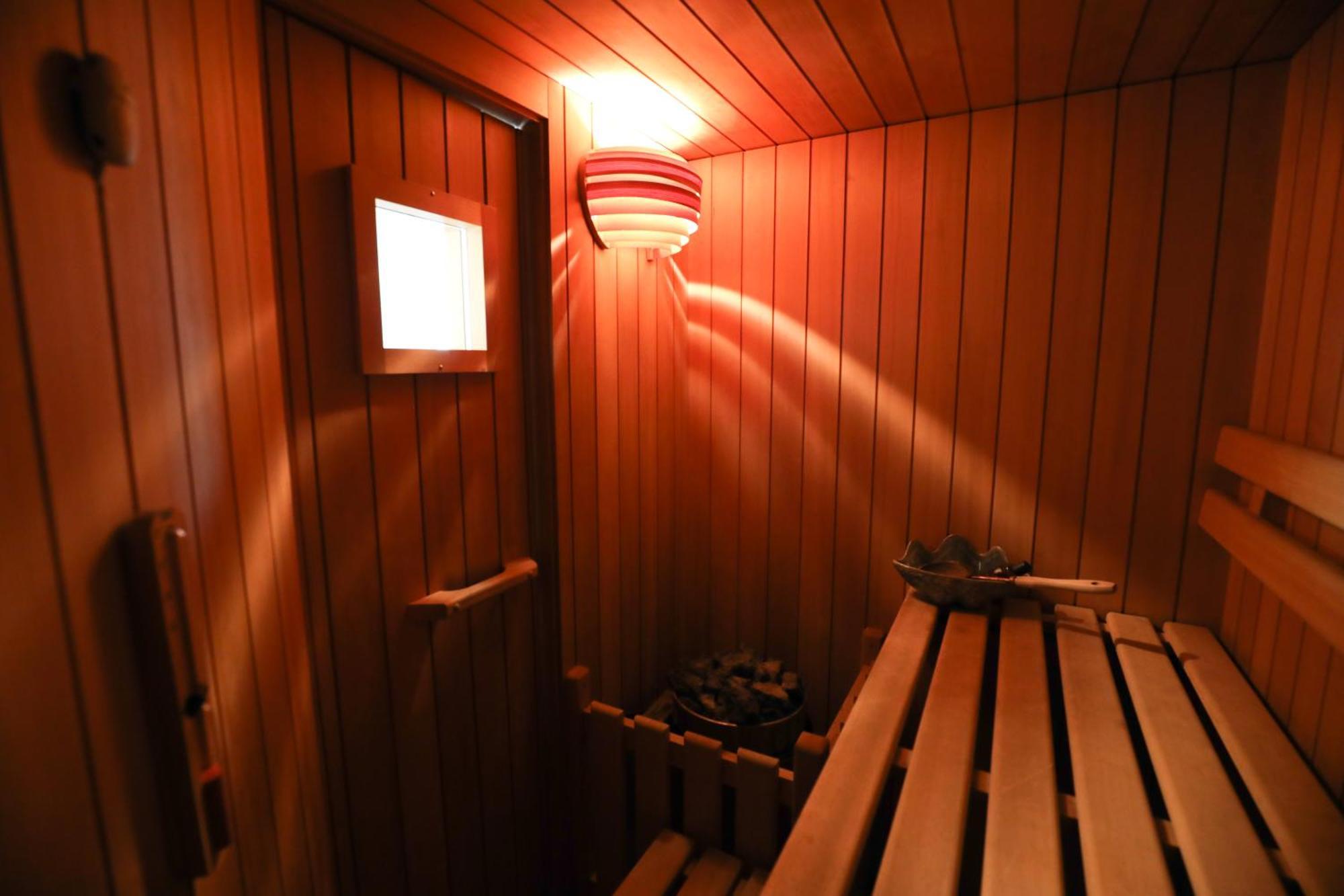 Penthouse With Jacuzzi, Sauna And Rooftop Apartment Zurich