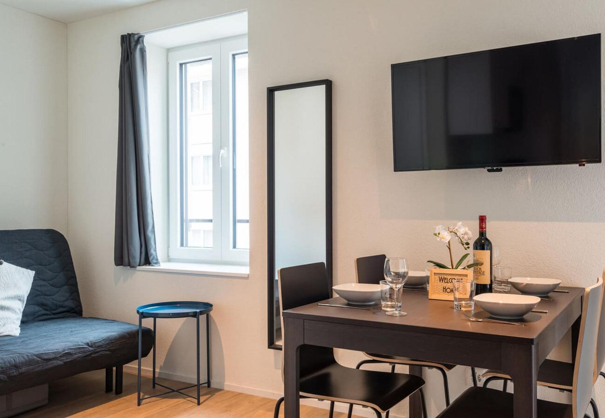 Hitrental Station Apartment