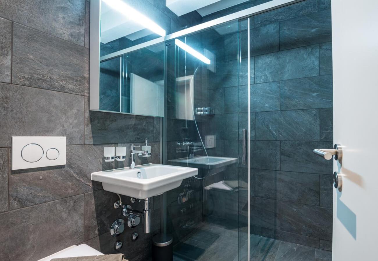Hitrental Station Apartment *