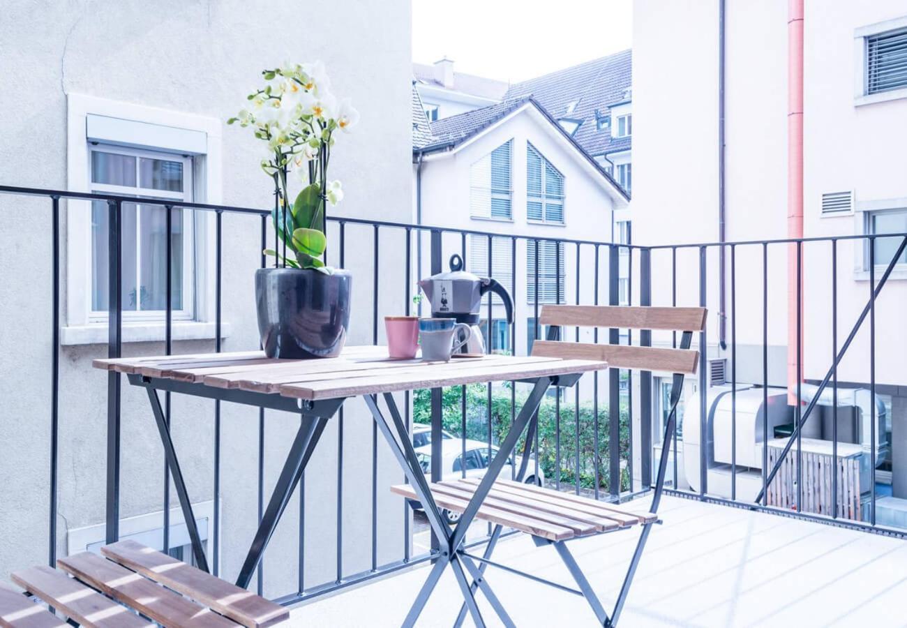 Apartment Hitrental Station
