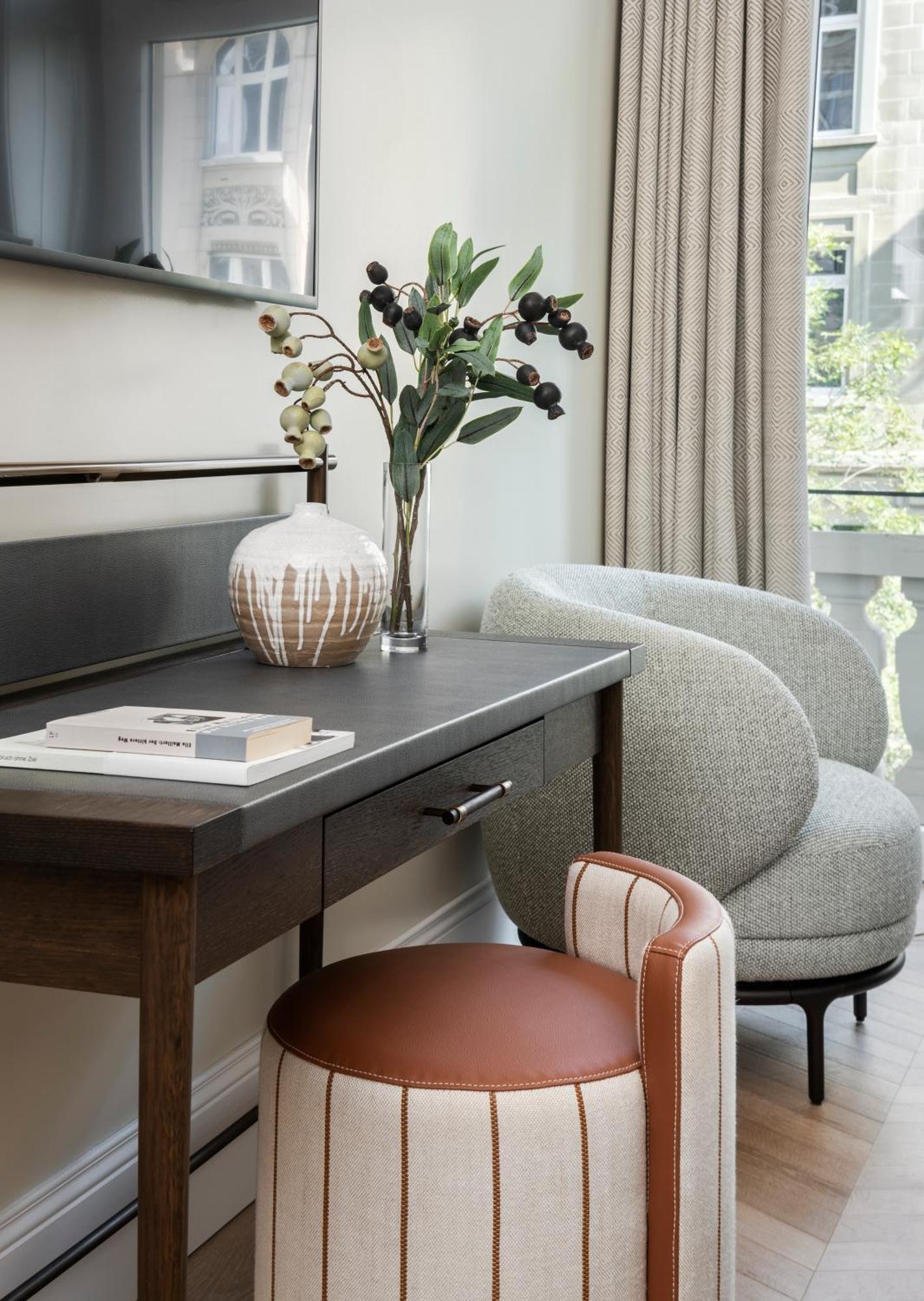 Small Luxury Ambassador 4* Zurich