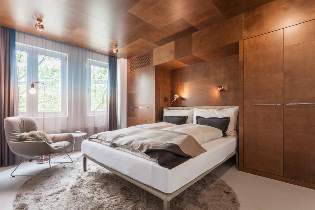 Ema House