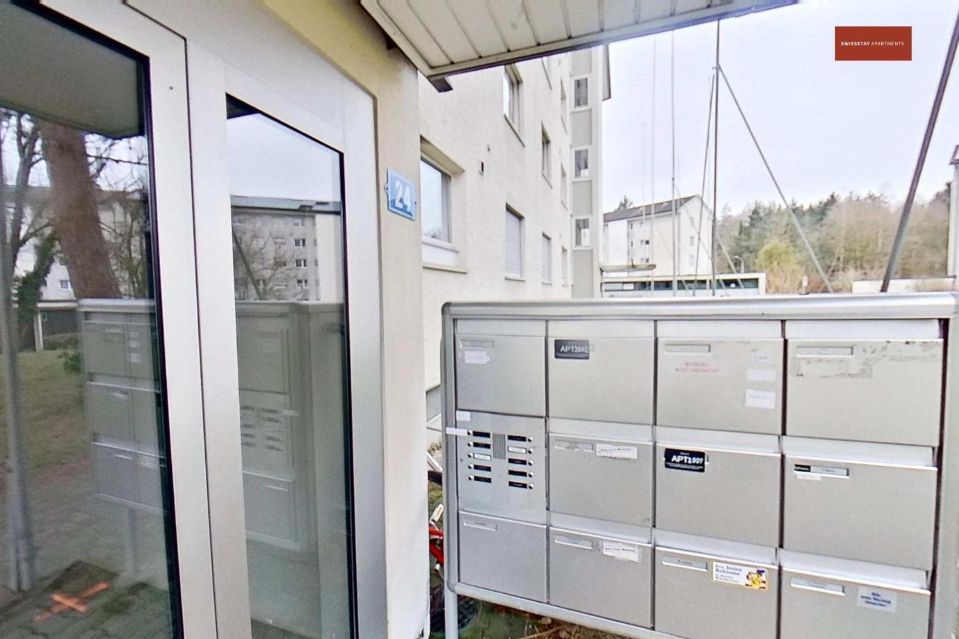 Cozy 3br With Balcony And Kitchen