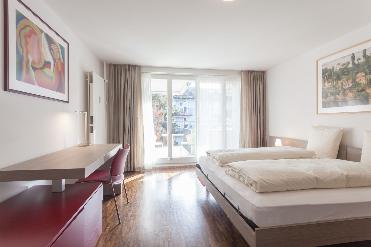 Ema House 4*