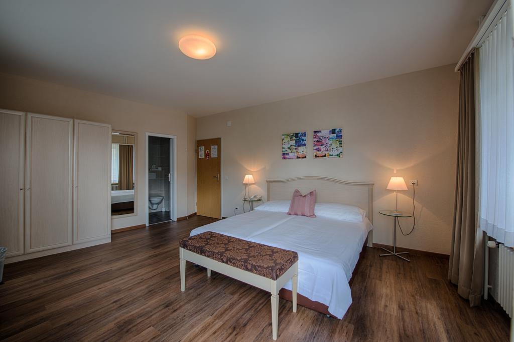 Neufeld 3*
