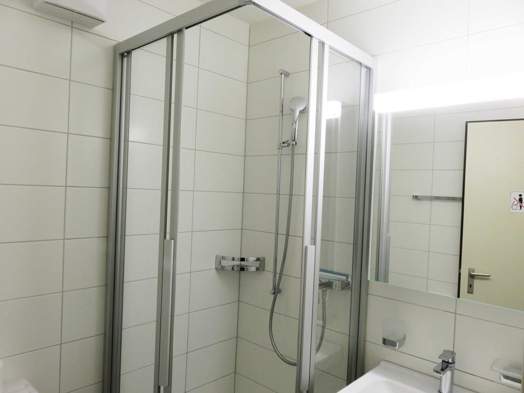 Swiss Star District 11 - Contactless Self Check-in Apartment *