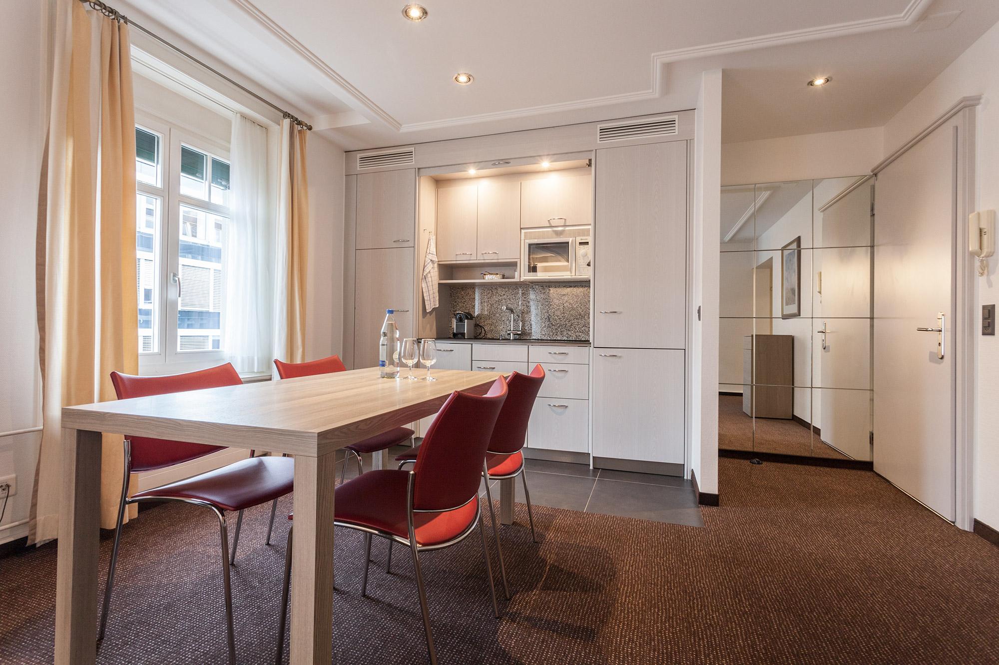 Ema House Hotel 4*